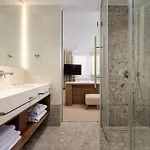 Grand View Hotel 4*