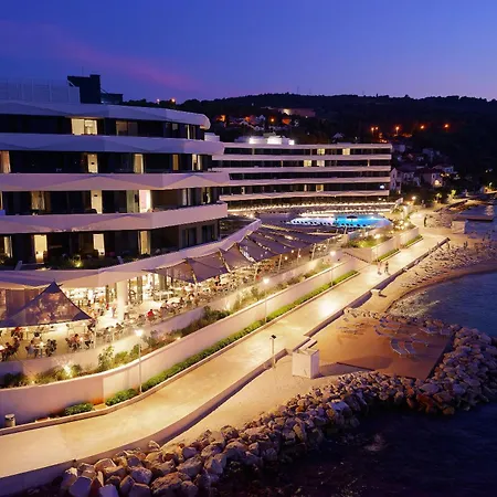 Grand View Hotel