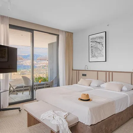 Grand View Hotel 4*
