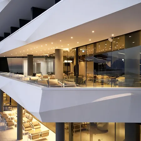 Grand View Hotel 4*