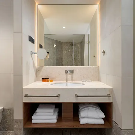 Grand View Hotel 4*
