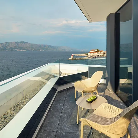 Grand View Hotel 4*