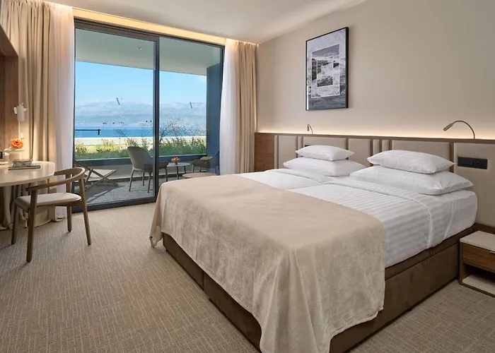 Grand View 4* Postira