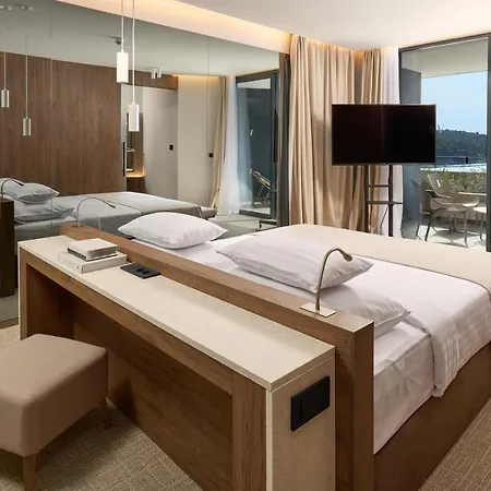 فندق Grand View 4*