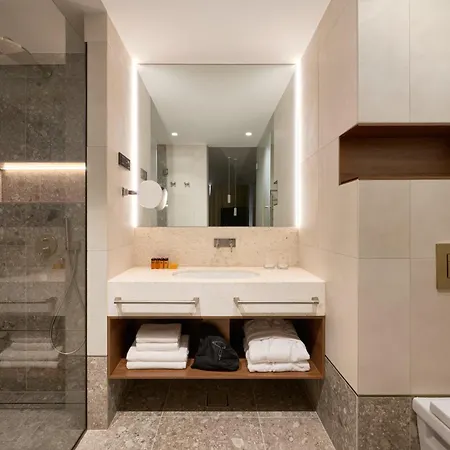 Grand View Hotel 4*
