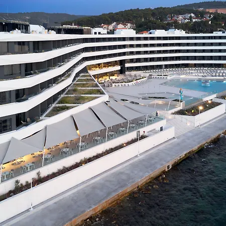 Grand View 4* Postira