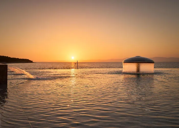 Grand View 4* Postira